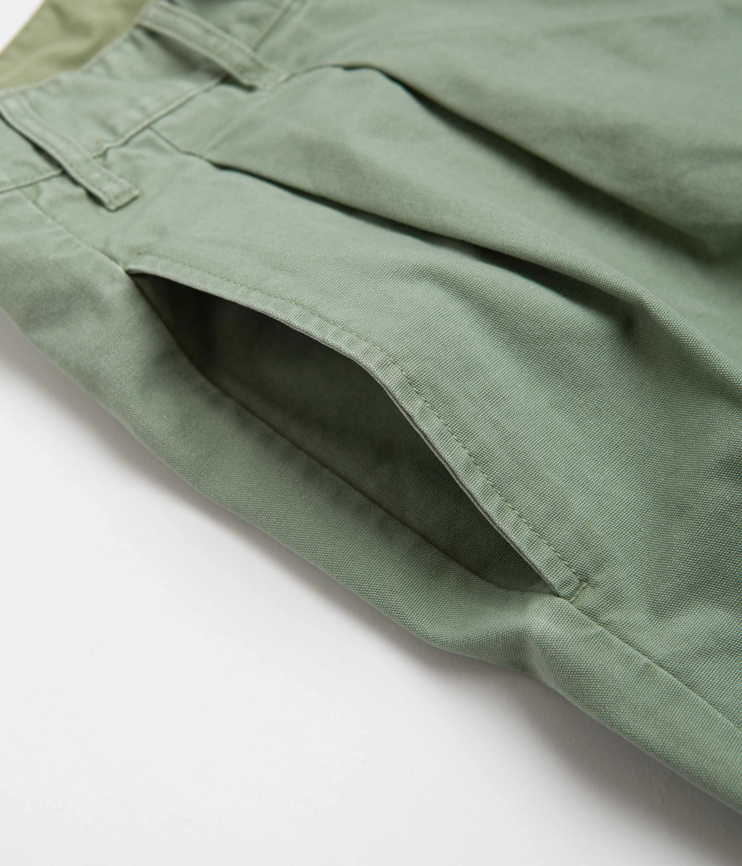 Nike Pleated Chino Shorts - Oil Green / White