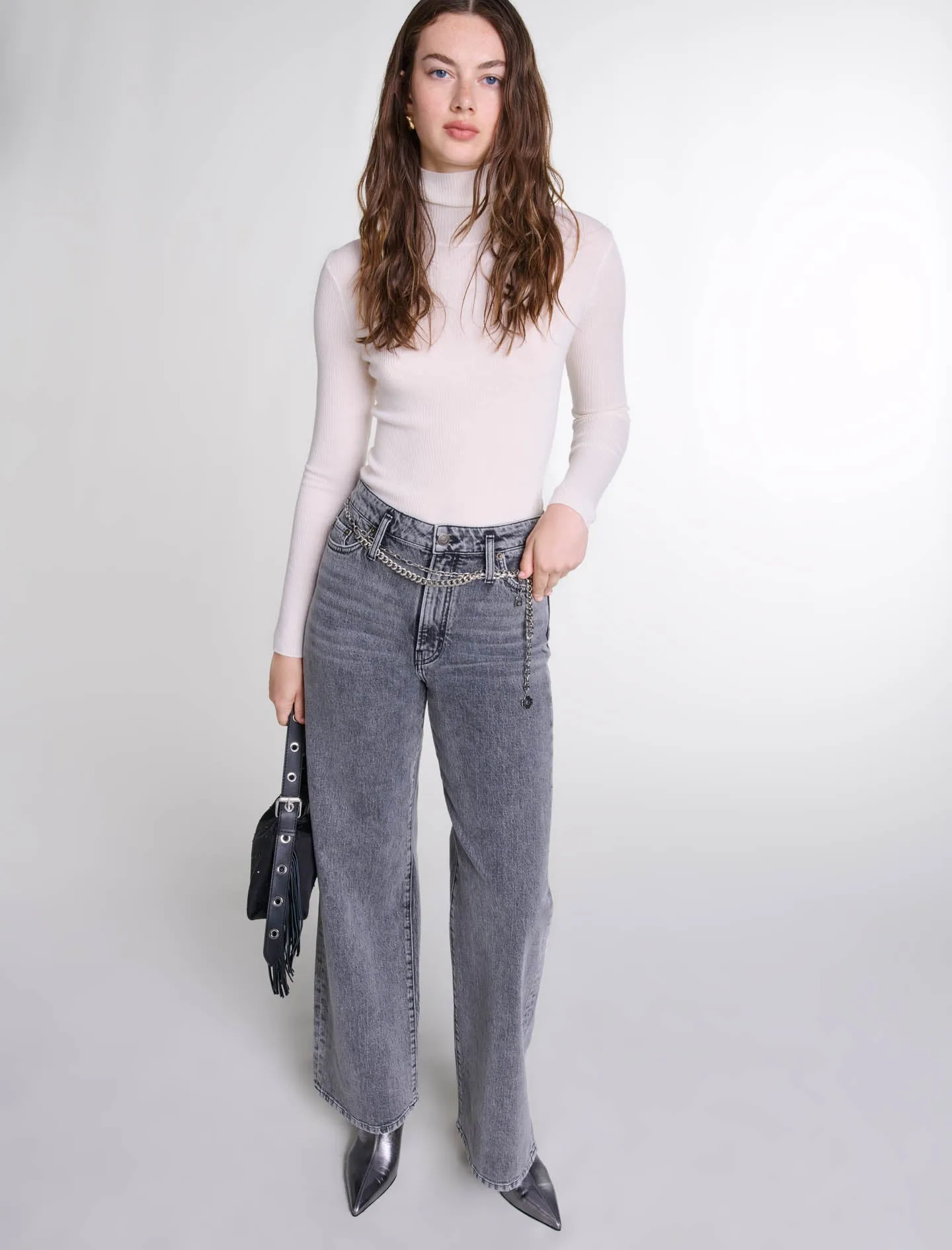 Wide-leg jeans with chain-link belt